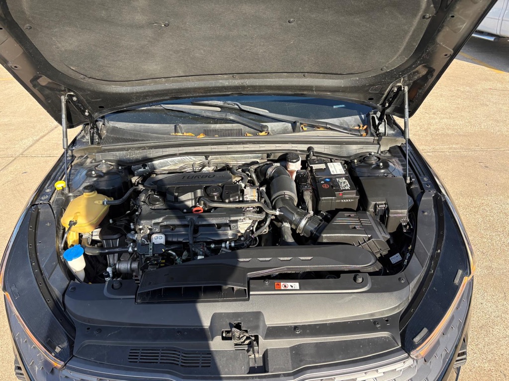 Photo 17 of this KIA K5