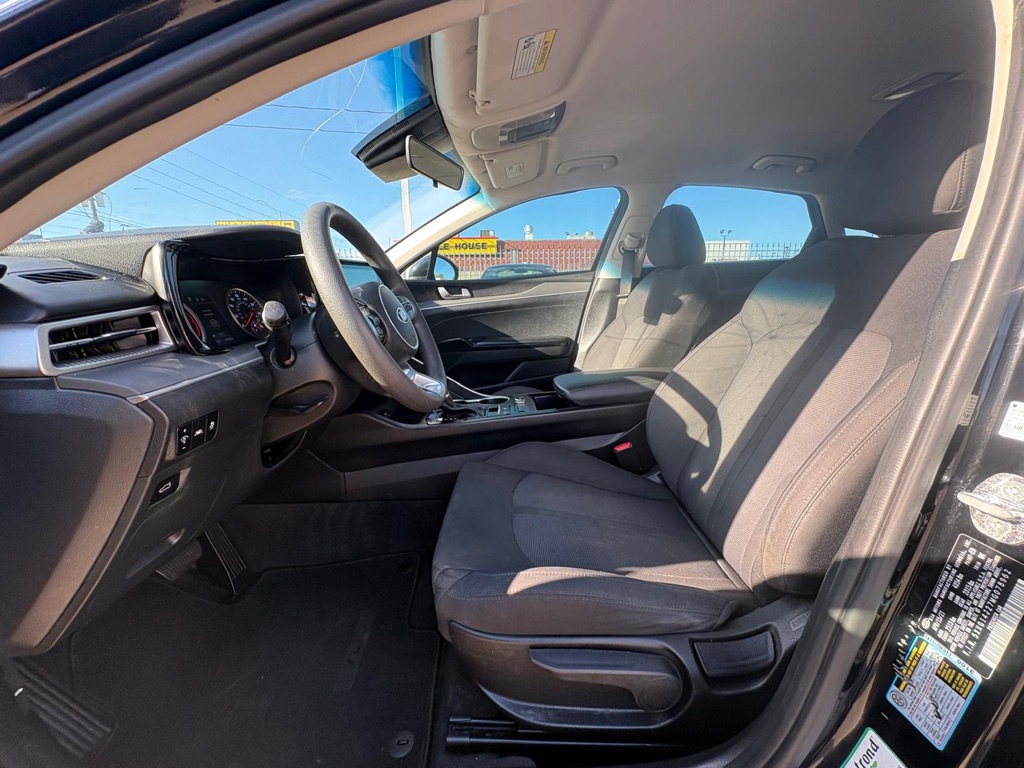 Photo 9 of this KIA K5