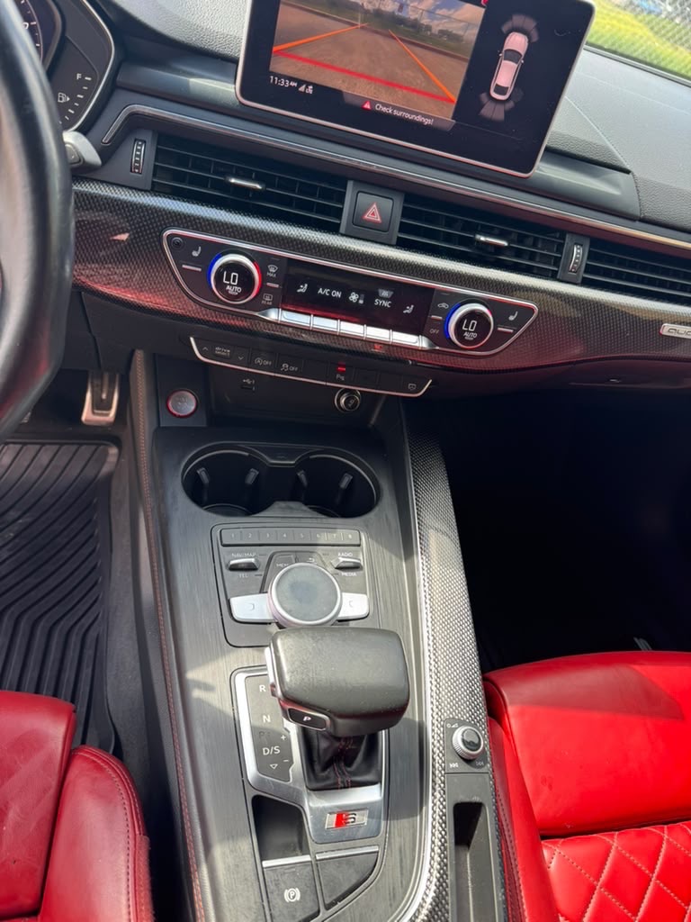 Photo 16 of this AUDI S5 SPORTBACK