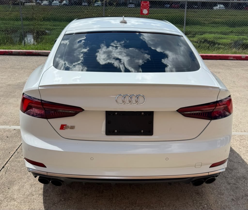 Photo 6 of this AUDI S5 SPORTBACK