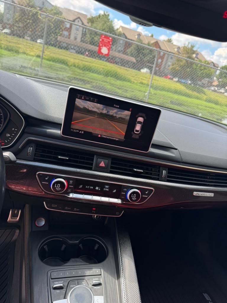 Photo 17 of this AUDI S5 SPORTBACK