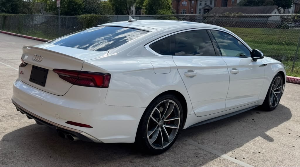 Photo 3 of this AUDI S5 SPORTBACK