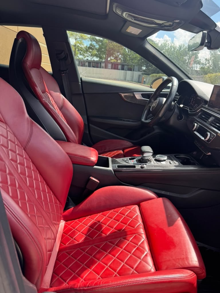 Photo 11 of this AUDI S5 SPORTBACK