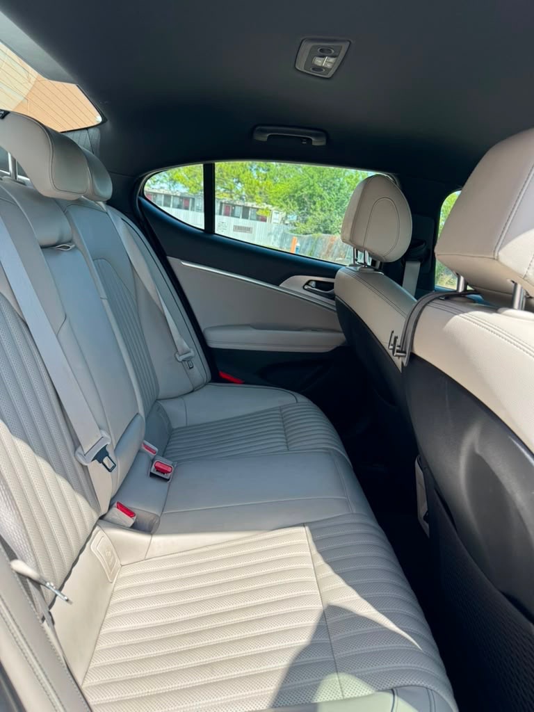 Photo 13 of this GENESIS G70