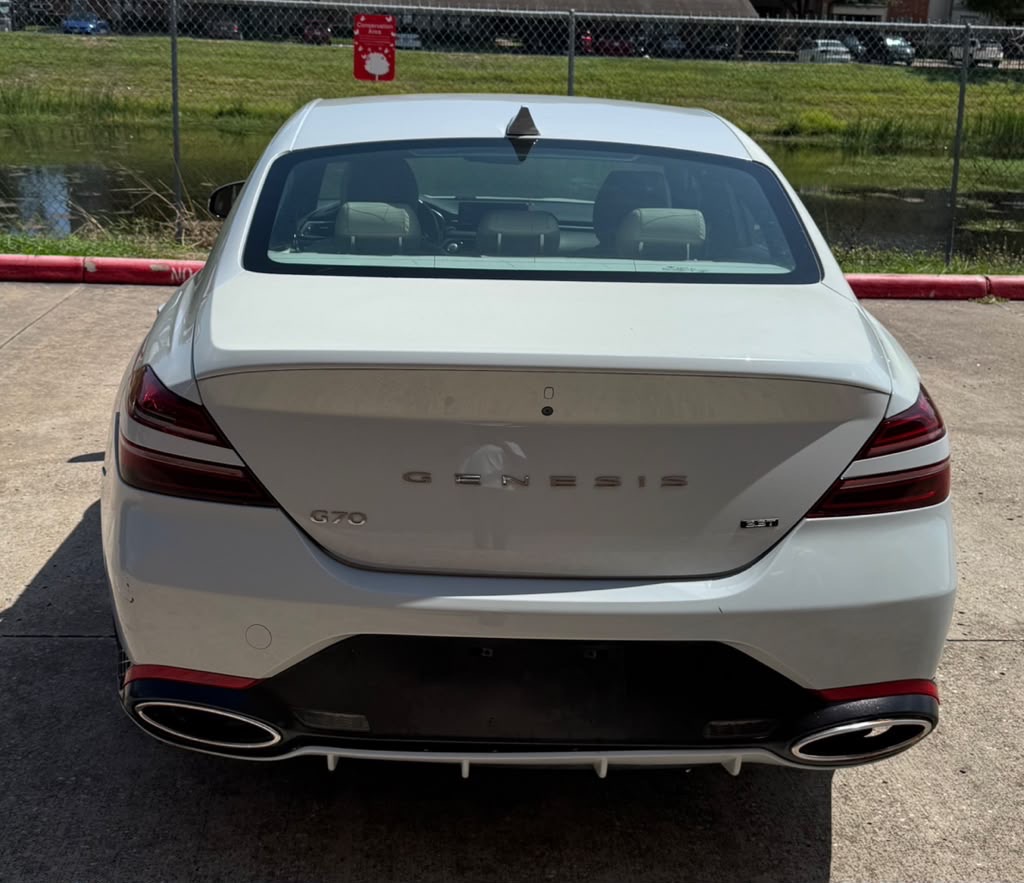 Photo 6 of this GENESIS G70