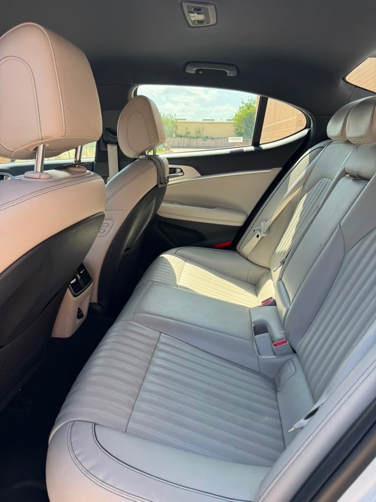 Photo 12 of this GENESIS G70