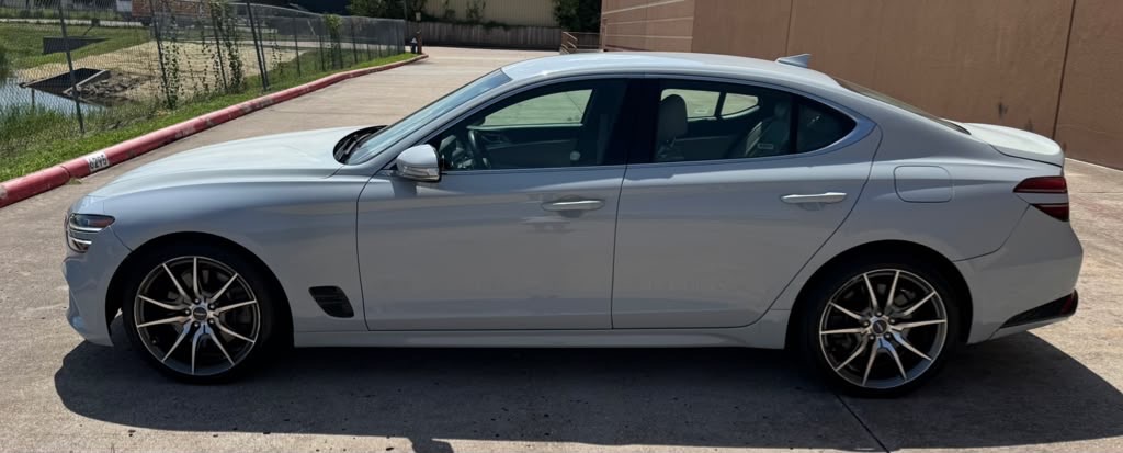 Photo 7 of this GENESIS G70