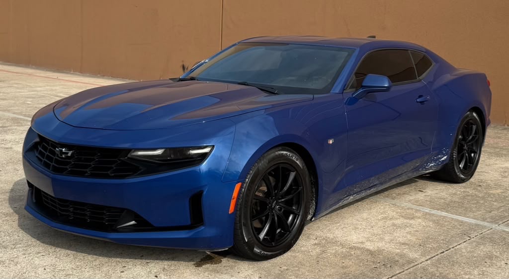 Photo 2 of this CHEVROLET CAMARO