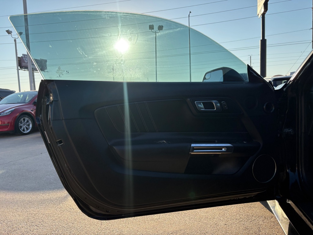 Photo 16 of this FORD MUSTANG