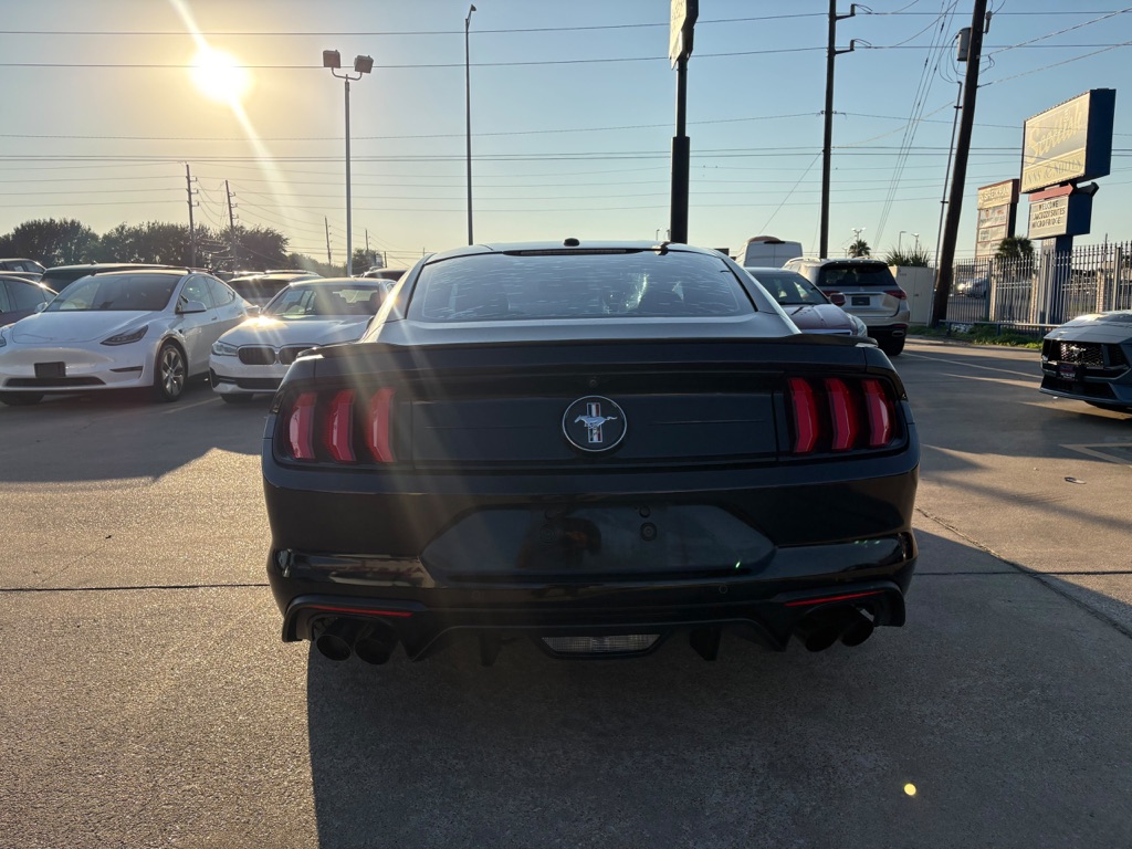 Photo 6 of this FORD MUSTANG