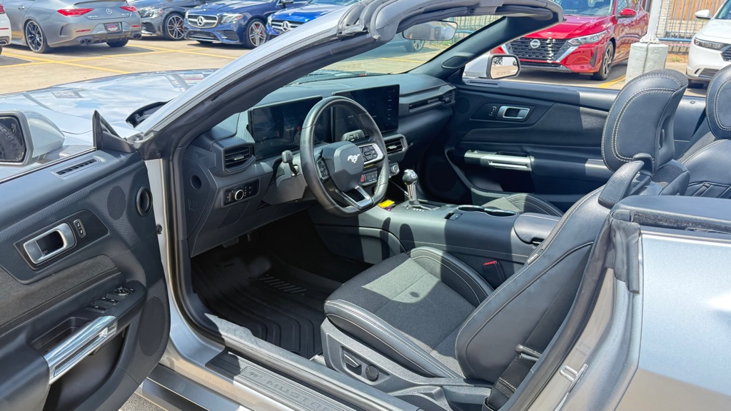 Photo 14 of this FORD MUSTANG