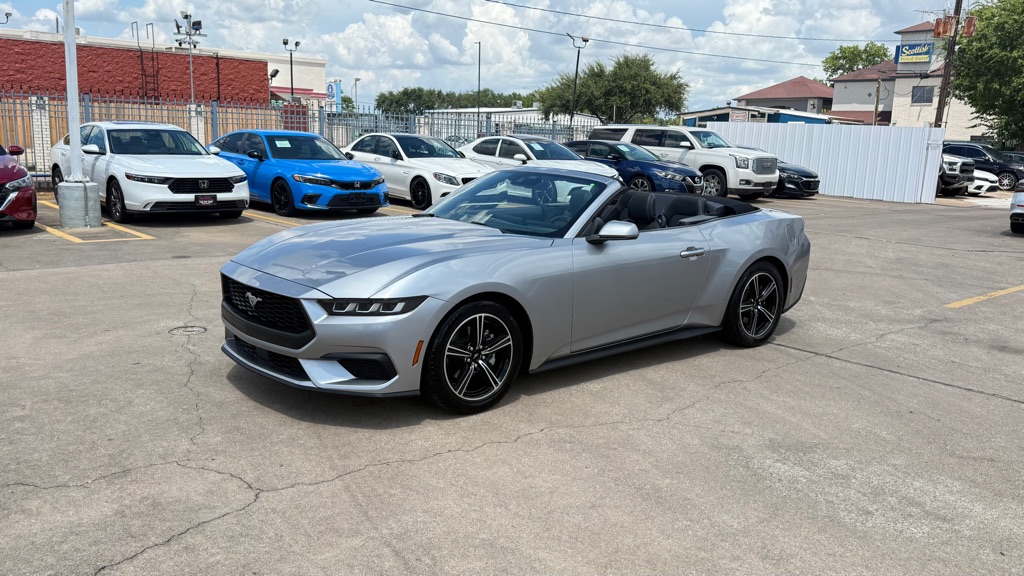 Photo 3 of this FORD MUSTANG