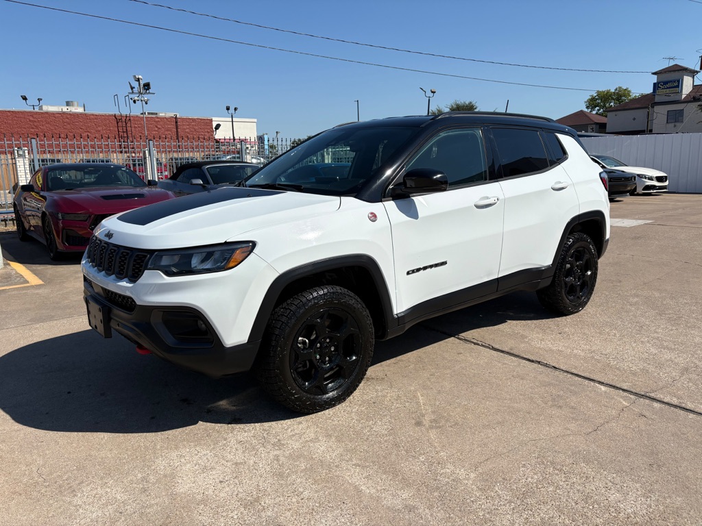 Photo 3 of this JEEP COMPASS
