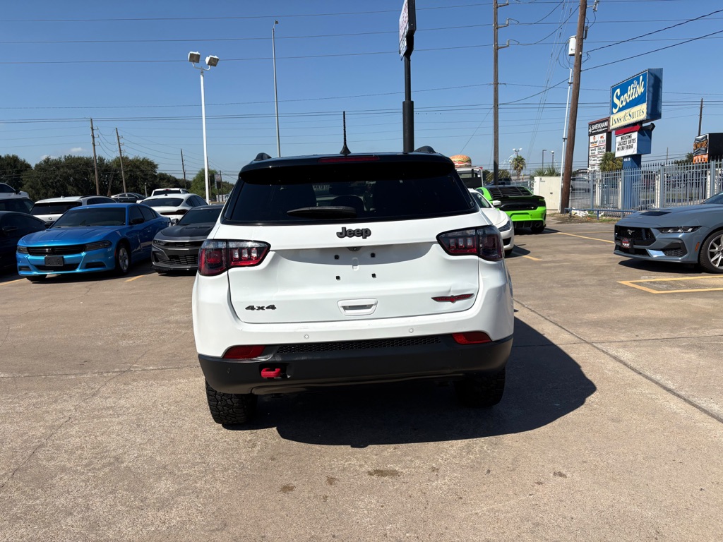 Photo 6 of this JEEP COMPASS