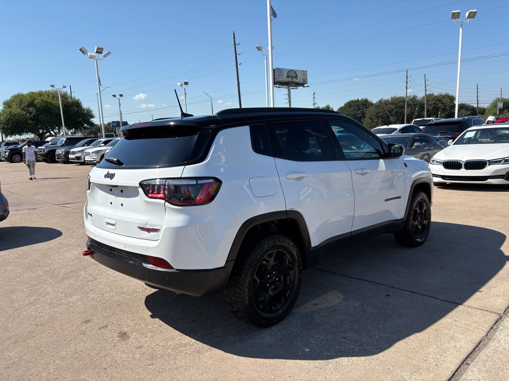 Photo 7 of this JEEP COMPASS