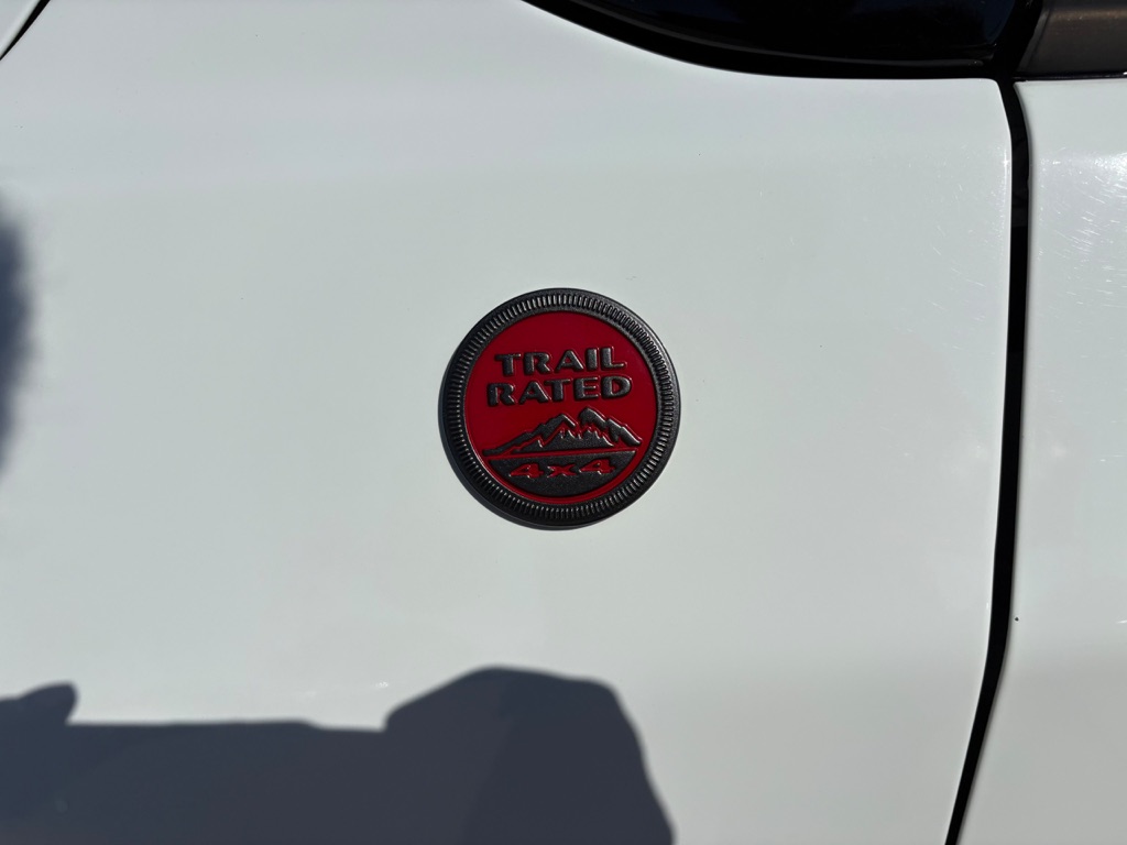 Photo 17 of this JEEP COMPASS