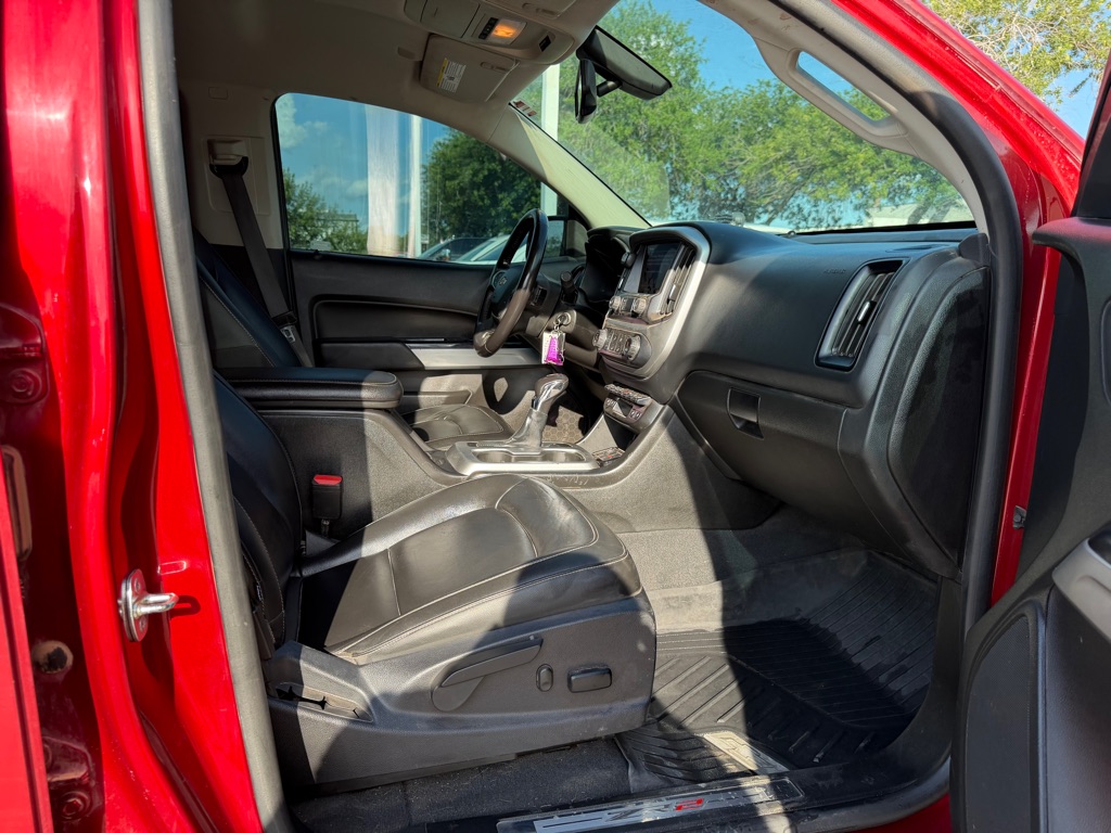 Photo 12 of this CHEVROLET COLORADO