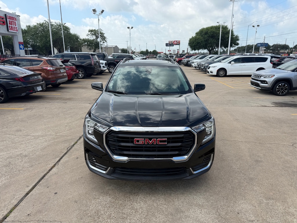 Photo 2 of this GMC TERRAIN