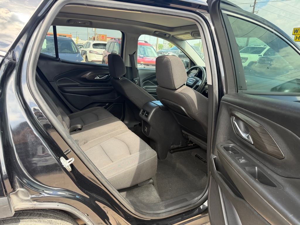 Photo 13 of this GMC TERRAIN