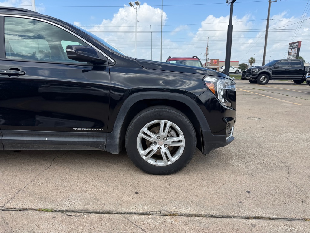 Photo 5 of this GMC TERRAIN