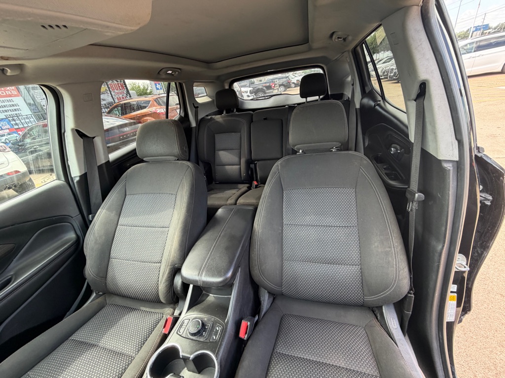 Photo 18 of this GMC TERRAIN