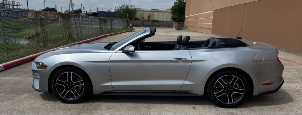 Photo 8 of this FORD MUSTANG