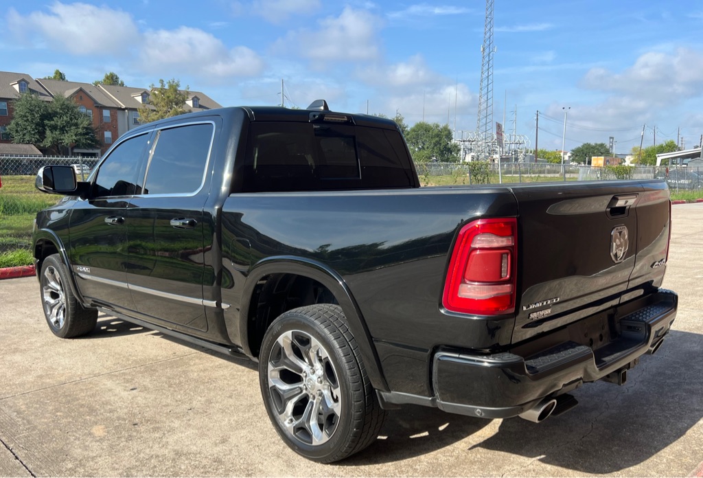 Photo 4 of this RAM 1500