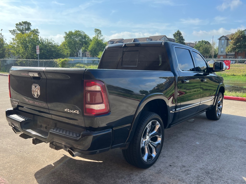 Photo 3 of this RAM 1500