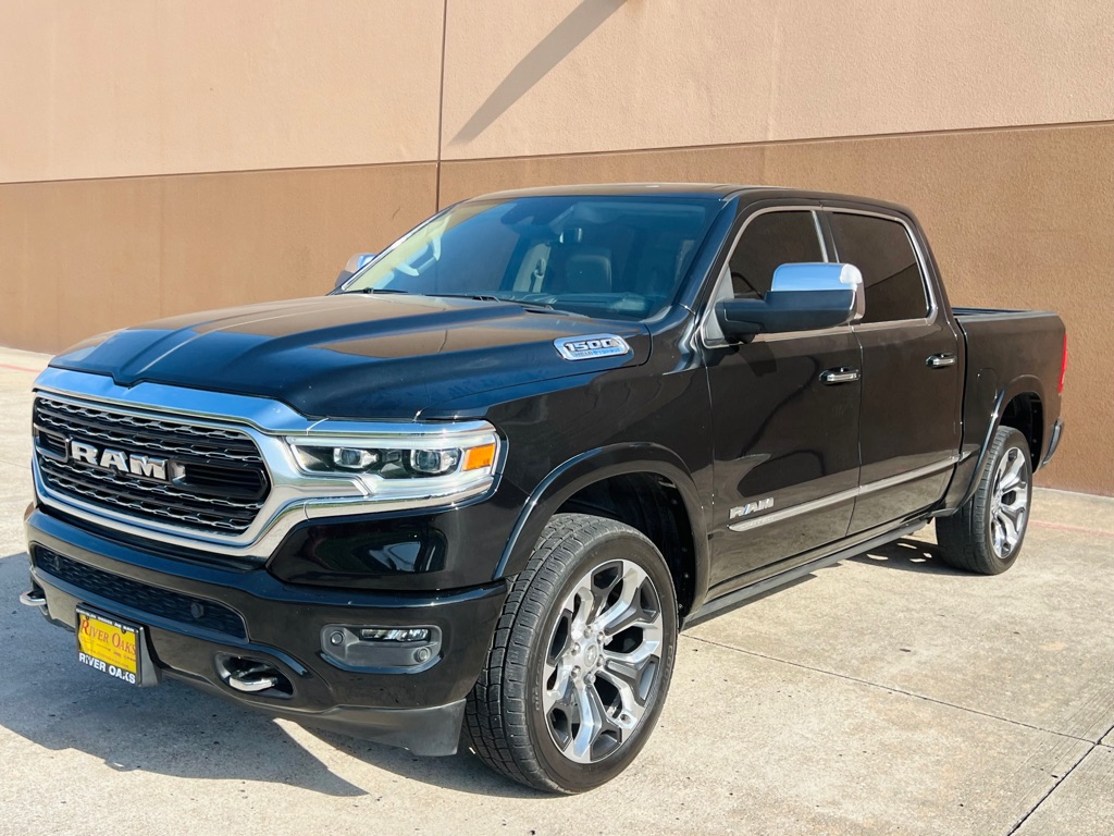 Photo 2 of this RAM 1500