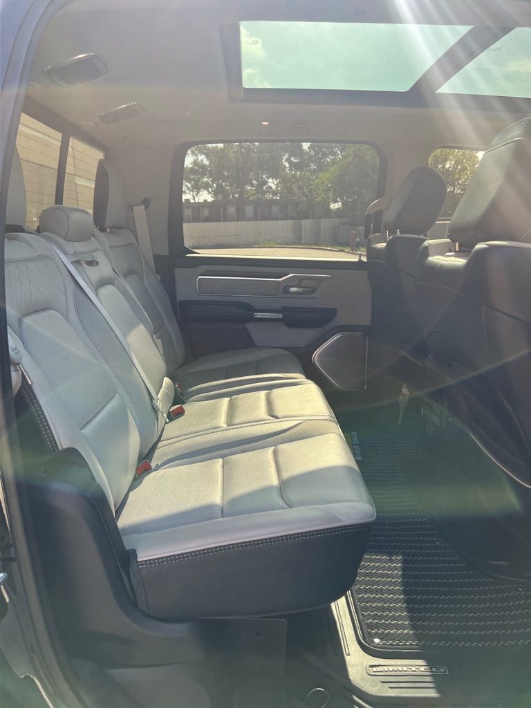 Photo 21 of this RAM 1500