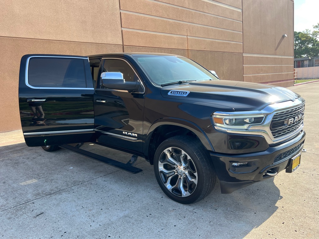 Photo 5 of this RAM 1500