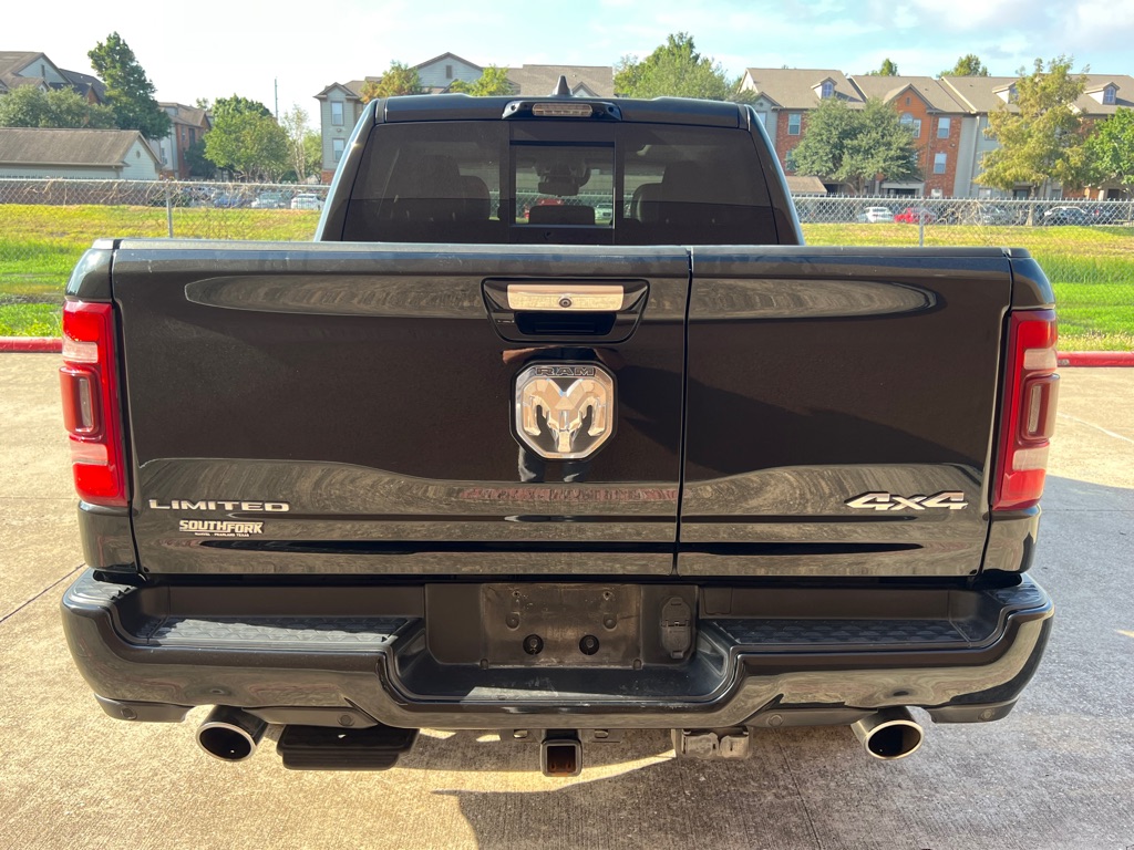 Photo 7 of this RAM 1500
