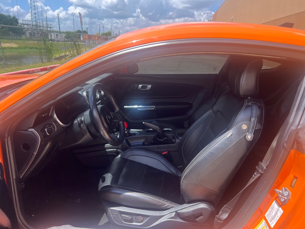 Photo 12 of this FORD MUSTANG