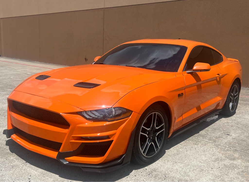 Photo 2 of this FORD MUSTANG
