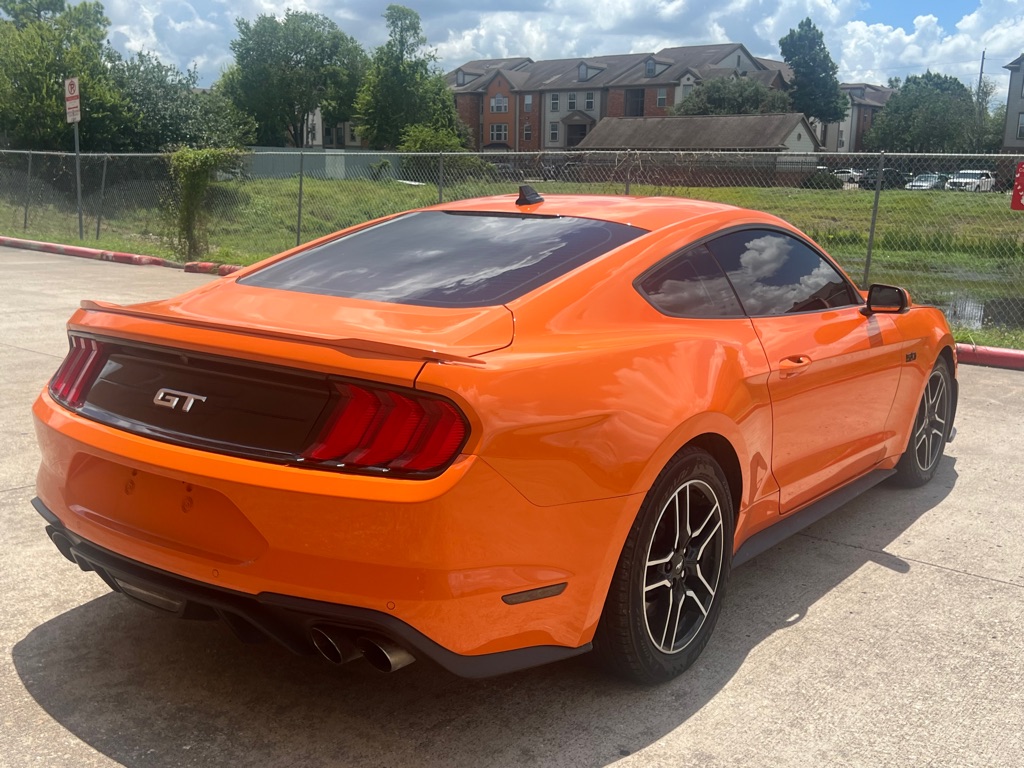 Photo 3 of this FORD MUSTANG