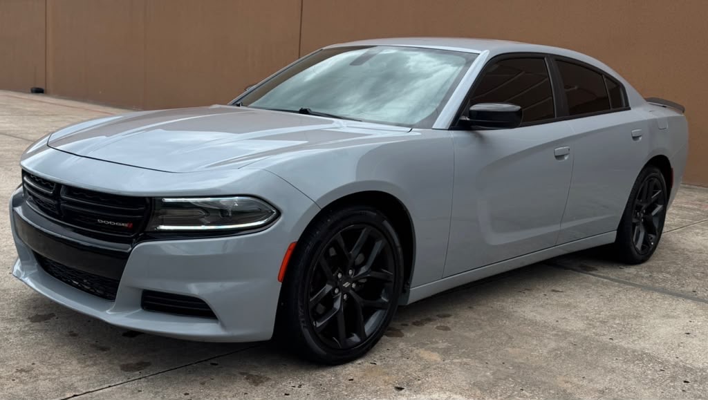 Photo 2 of this DODGE CHARGER