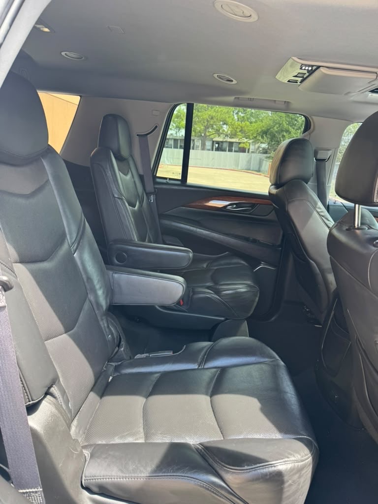 Photo 11 of this CADILLAC ESCALADE