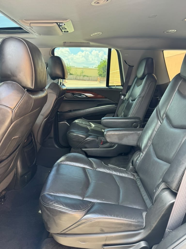 Photo 12 of this CADILLAC ESCALADE
