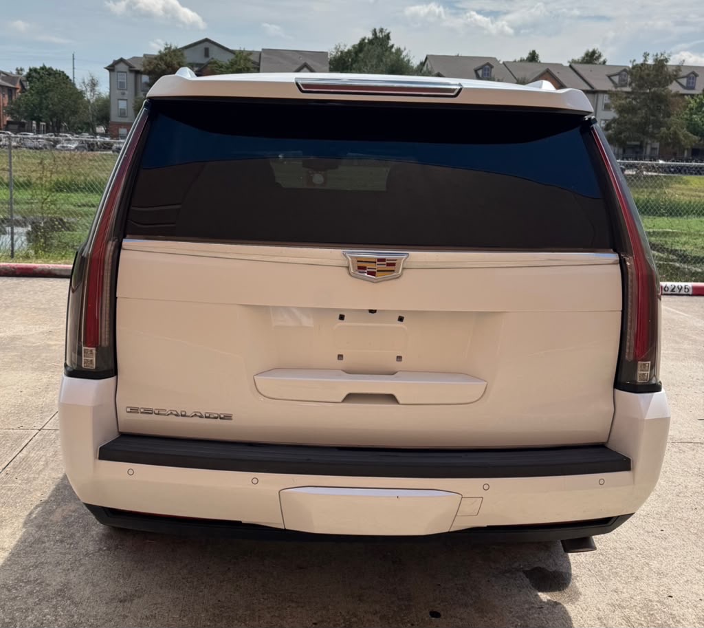 Photo 6 of this CADILLAC ESCALADE