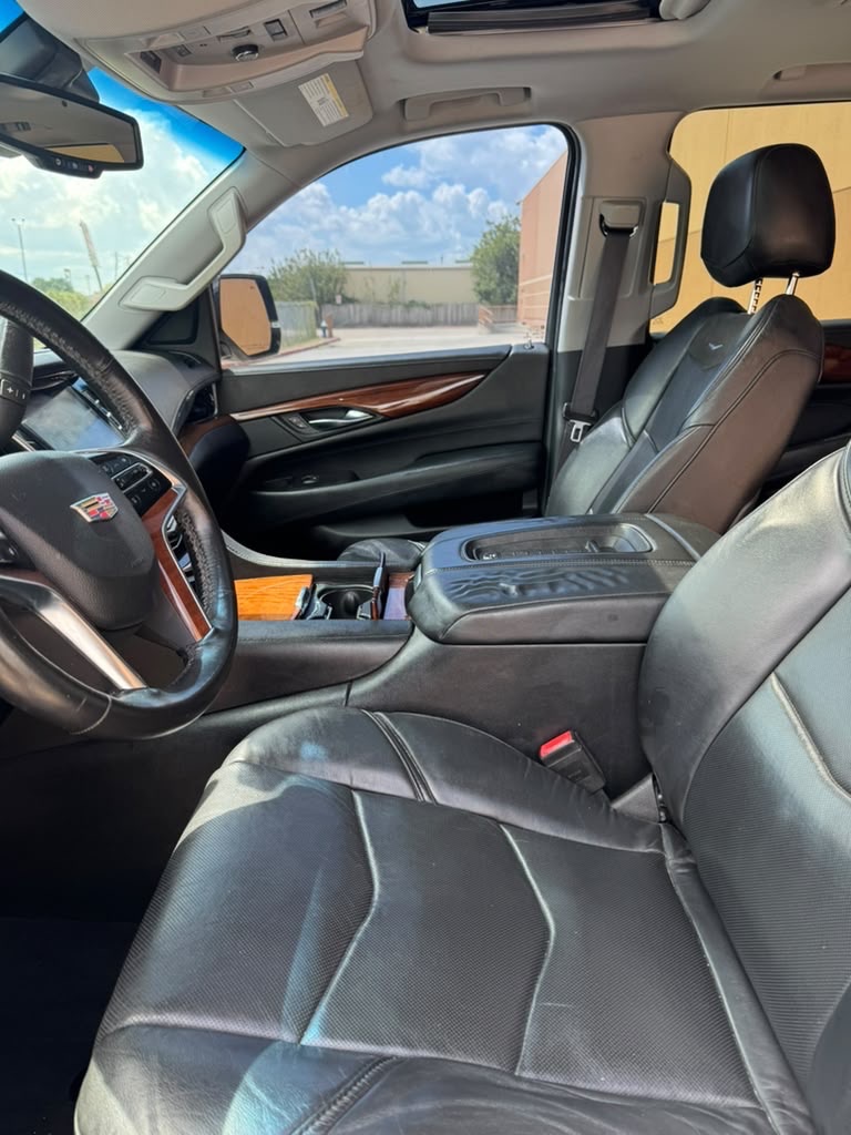 Photo 10 of this CADILLAC ESCALADE