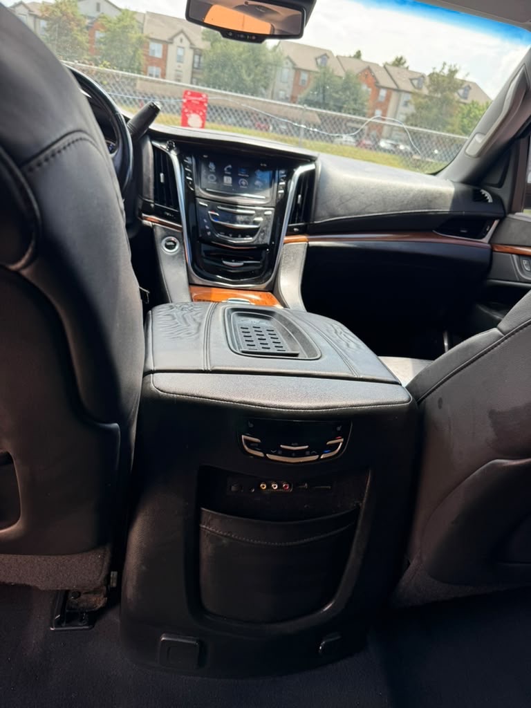 Photo 19 of this CADILLAC ESCALADE