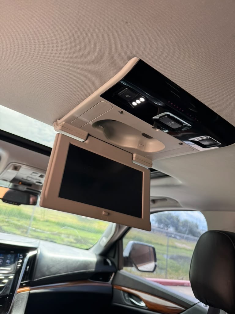 Photo 17 of this CADILLAC ESCALADE