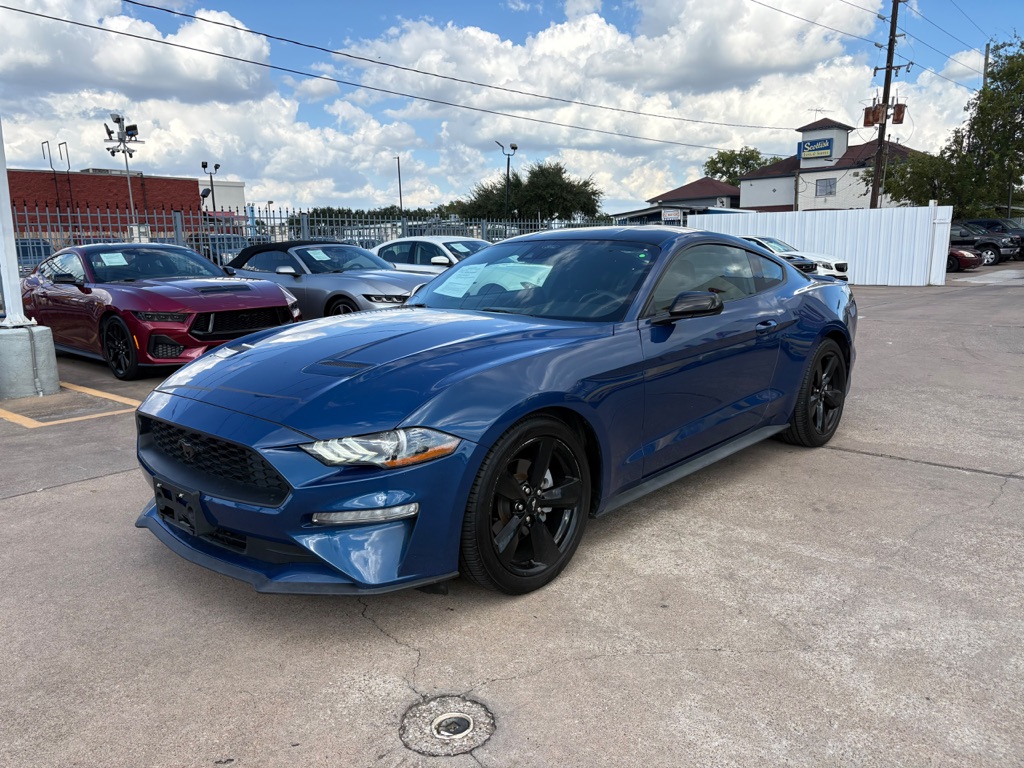 Photo 3 of this FORD MUSTANG