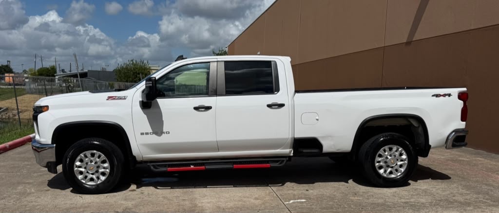 Photo 8 of this CHEVROLET SILVERADO 2500H