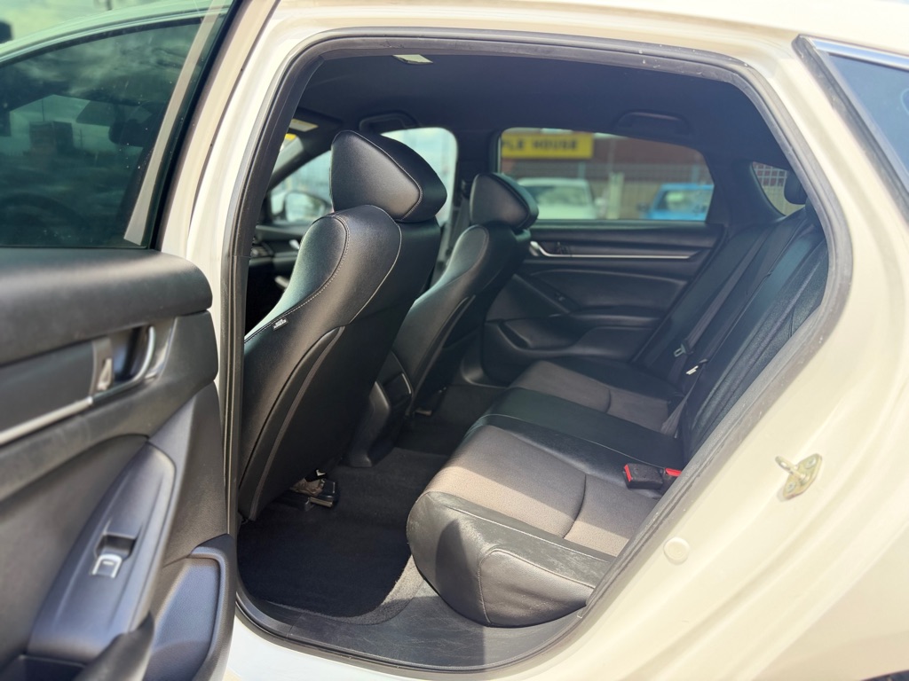 Photo 12 of this HONDA ACCORD