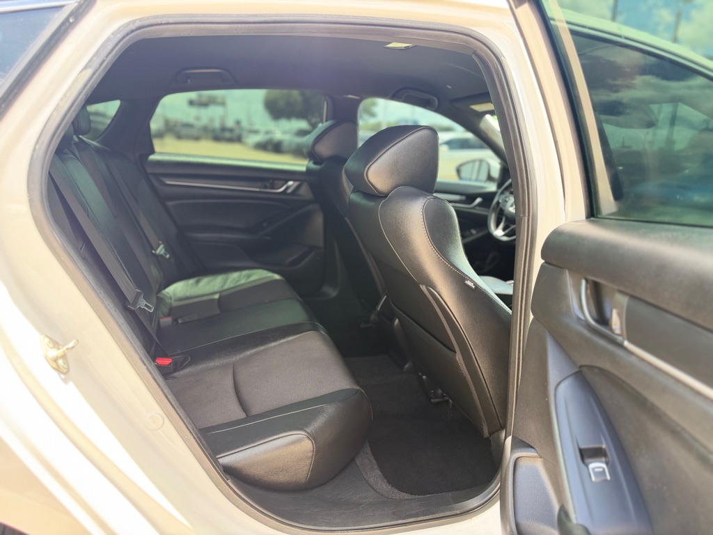 Photo 13 of this HONDA ACCORD