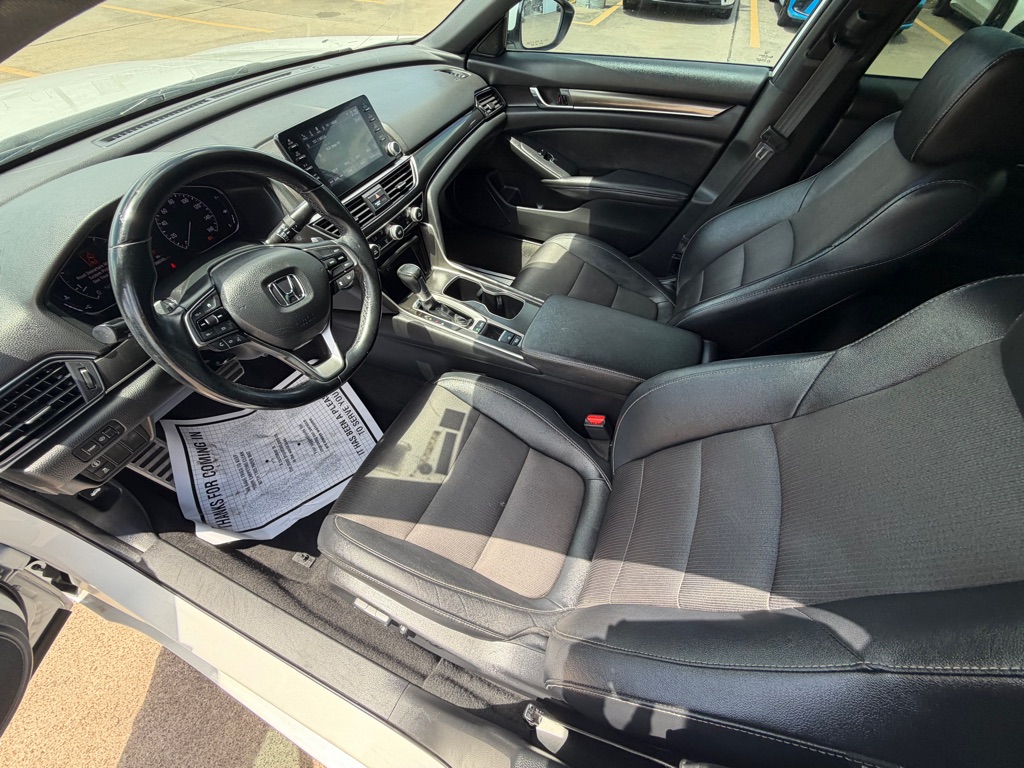 Photo 18 of this HONDA ACCORD