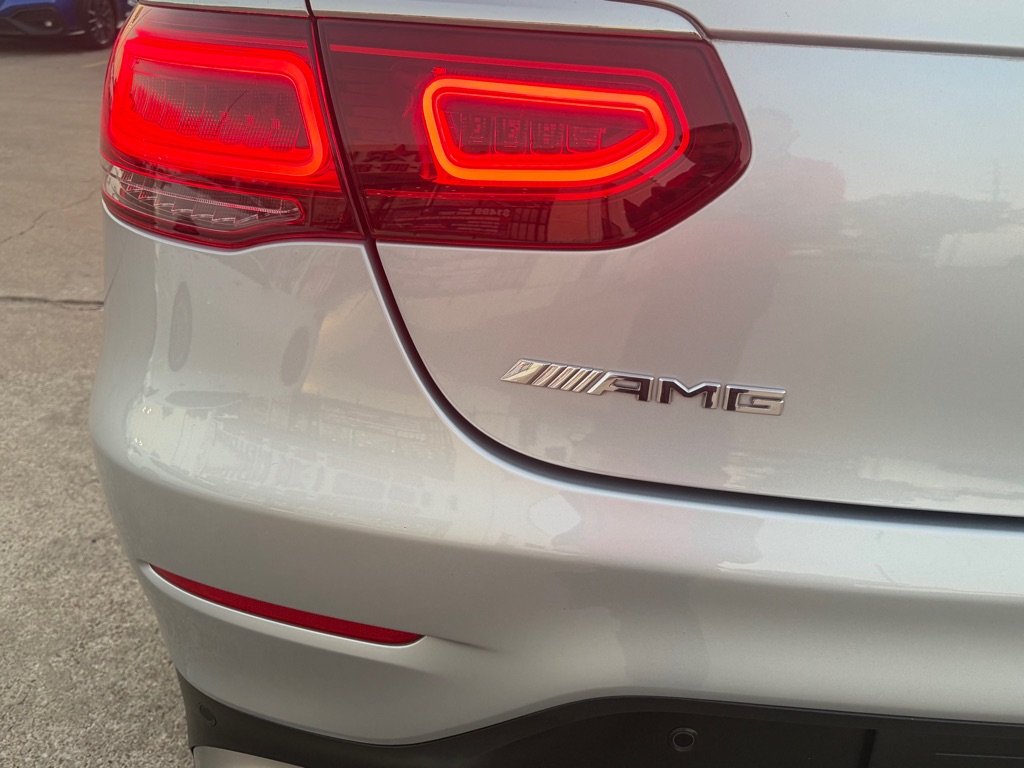 Photo 8 of this MERCEDES-BENZ GLC