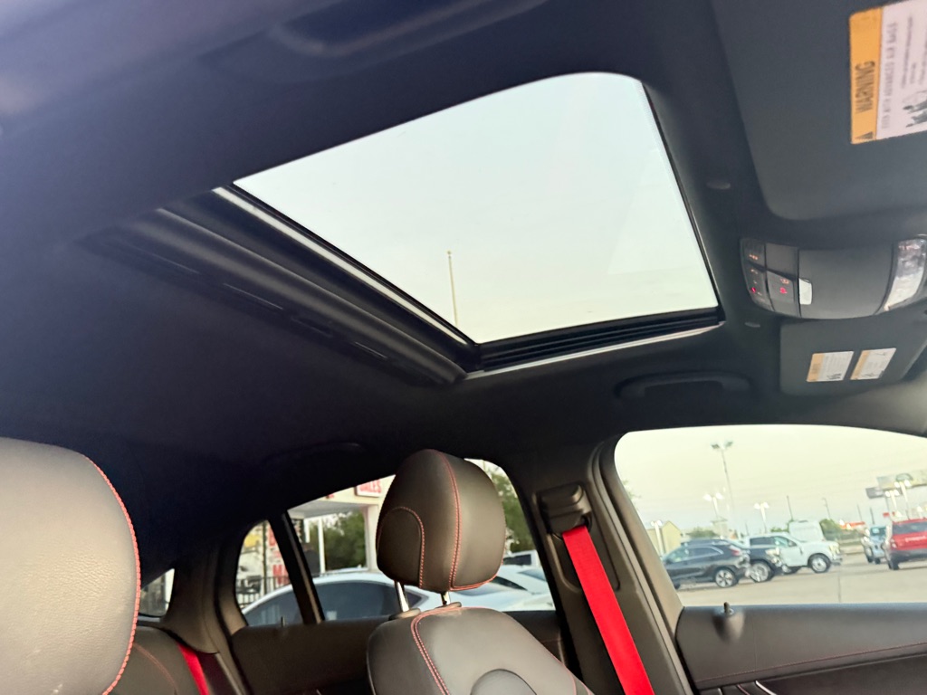 Photo 25 of this MERCEDES-BENZ GLC