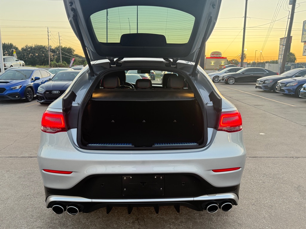 Photo 13 of this MERCEDES-BENZ GLC